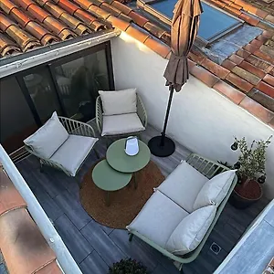 duplex-mirabeau-roof-terrace-with-panoramic-view.aixenprovencehotels.org/